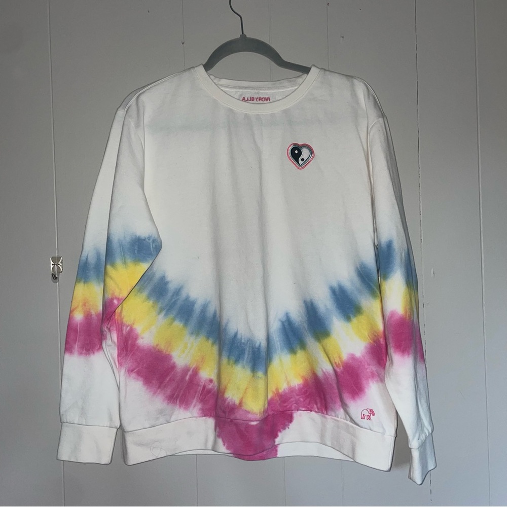 NWT IVORY ELLA heart sweatshirt